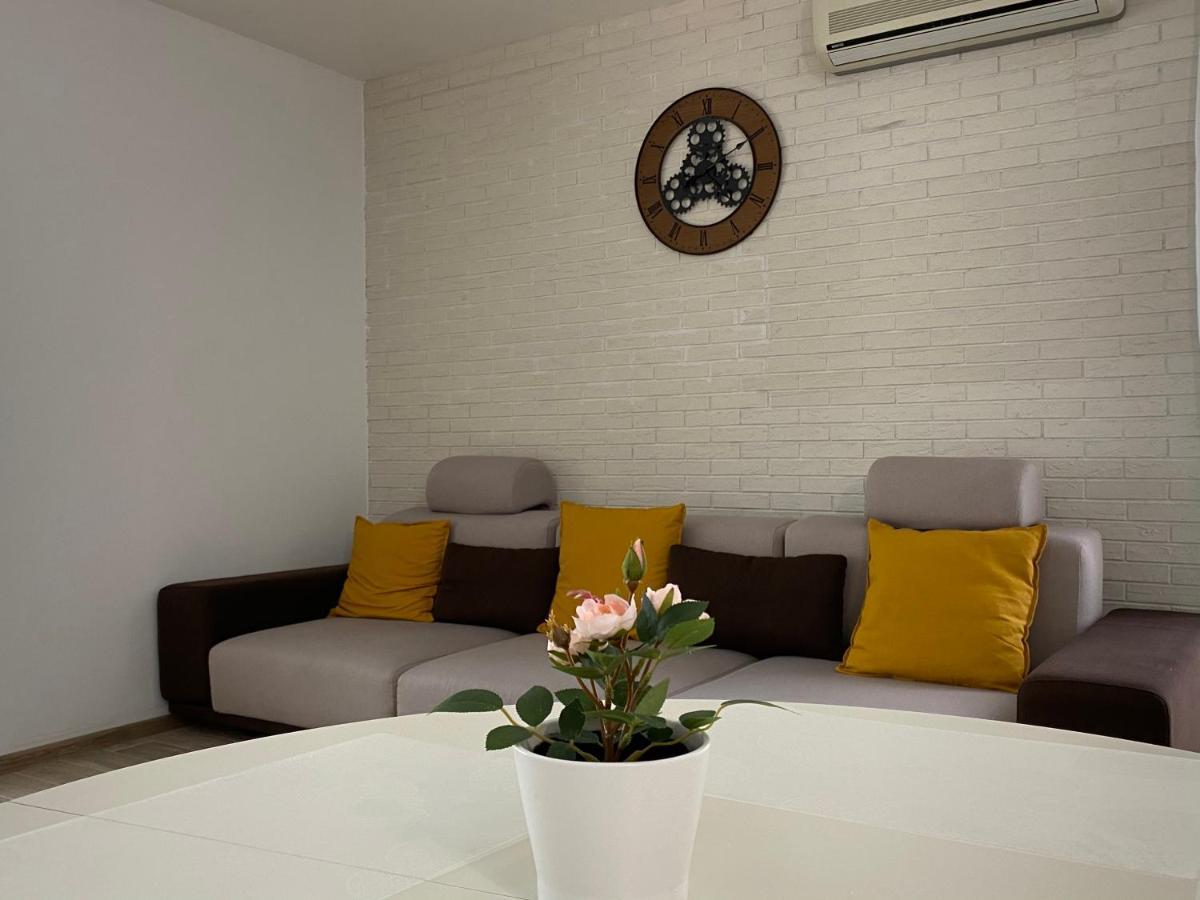 Sunny Deluxe Apartment Cosmopolis Stefanestii de Jos Exterior foto
