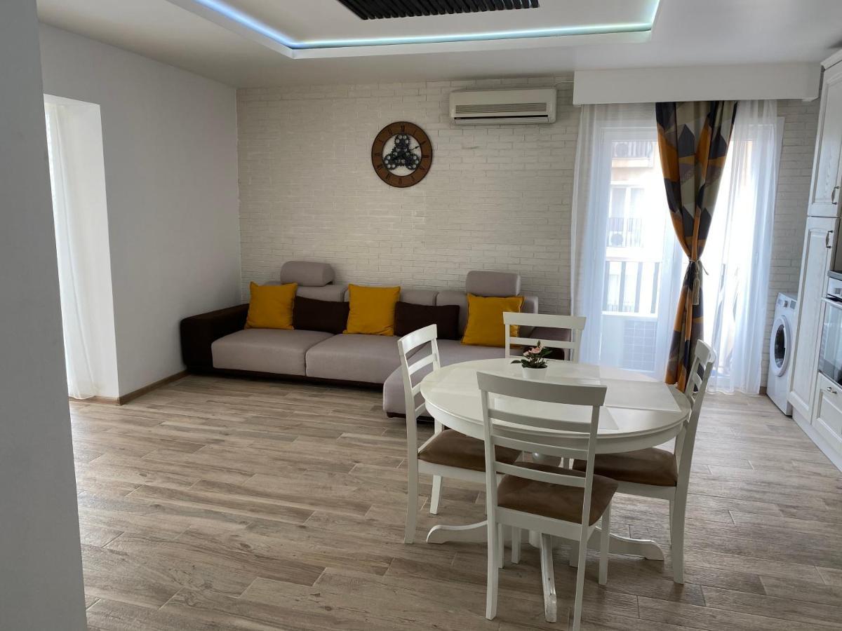Sunny Deluxe Apartment Cosmopolis Stefanestii de Jos Exterior foto